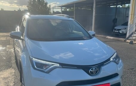 Toyota RAV4, 2017 год, 2 600 000 рублей, 4 фотография