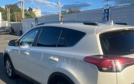 Toyota RAV4, 2017 год, 2 600 000 рублей, 8 фотография
