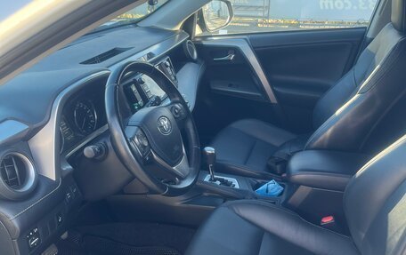 Toyota RAV4, 2017 год, 2 600 000 рублей, 12 фотография