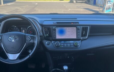 Toyota RAV4, 2017 год, 2 600 000 рублей, 16 фотография