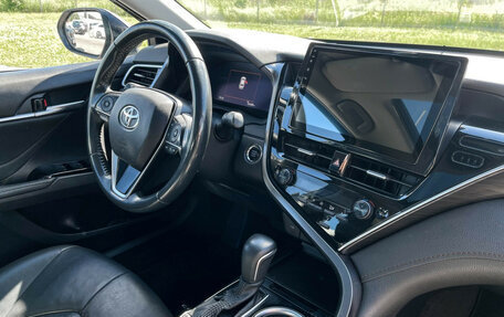 Toyota Camry, 2022 год, 2 985 000 рублей, 10 фотография