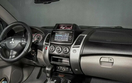 Mitsubishi Pajero Sport II рестайлинг, 2014 год, 1 830 000 рублей, 11 фотография