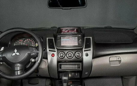 Mitsubishi Pajero Sport II рестайлинг, 2014 год, 1 830 000 рублей, 12 фотография