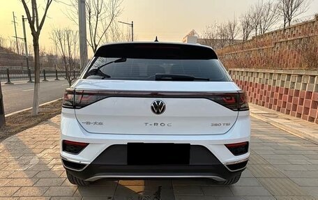 Volkswagen T-Roc I, 2023 год, 1 870 000 рублей, 4 фотография