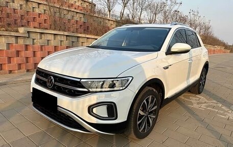 Volkswagen T-Roc I, 2023 год, 1 870 000 рублей, 5 фотография