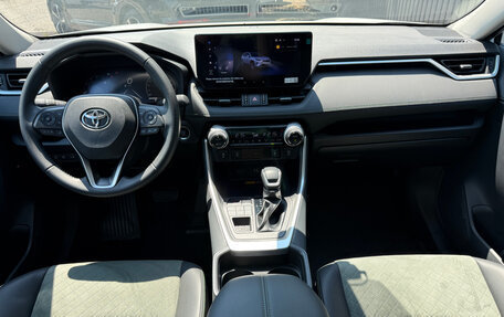 Toyota RAV4, 2025 год, 3 750 000 рублей, 14 фотография