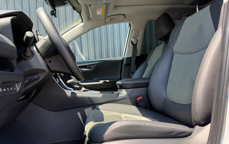 Toyota RAV4, 2025 год, 3 750 000 рублей, 12 фотография