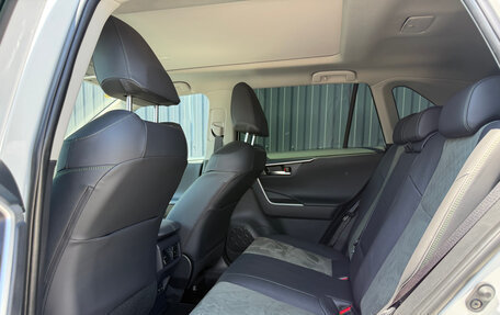 Toyota RAV4, 2025 год, 3 750 000 рублей, 13 фотография