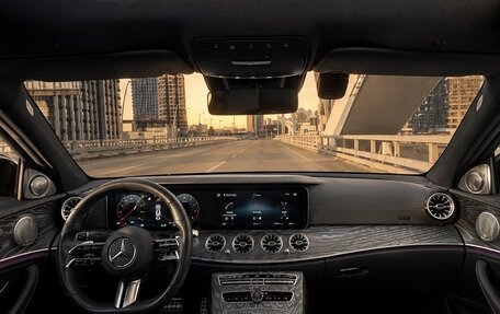 Mercedes-Benz E-Класс, 2021 год, 5 300 000 рублей, 10 фотография