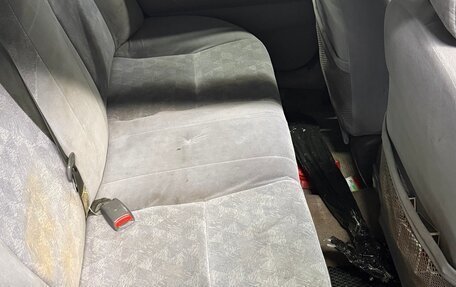 Toyota Prius IV XW50, 1998 год, 250 000 рублей, 9 фотография