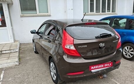 Hyundai Solaris II рестайлинг, 2015 год, 850 000 рублей, 4 фотография