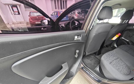Hyundai Solaris II рестайлинг, 2015 год, 850 000 рублей, 14 фотография