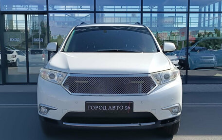 Toyota Highlander III, 2012 год, 1 950 000 рублей, 2 фотография