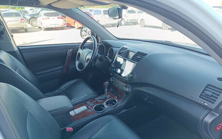 Toyota Highlander III, 2012 год, 1 950 000 рублей, 10 фотография