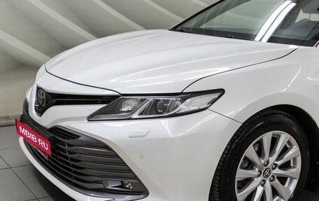 Toyota Camry, 2018 год, 2 598 000 рублей, 10 фотография