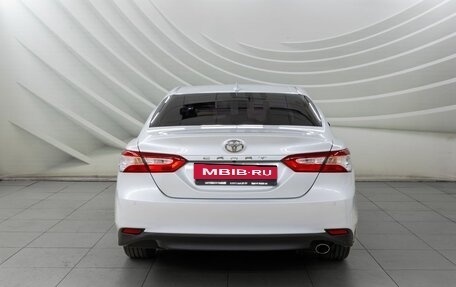 Toyota Camry, 2018 год, 2 598 000 рублей, 6 фотография