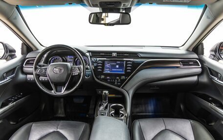 Toyota Camry, 2018 год, 2 598 000 рублей, 15 фотография