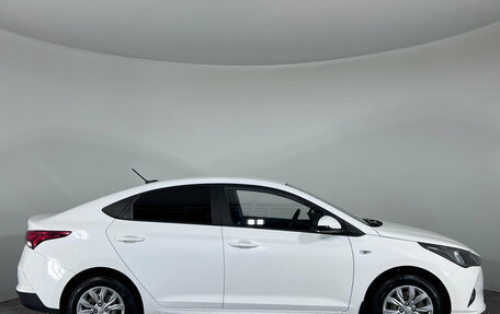 Hyundai Solaris II рестайлинг, 2021 год, 1 222 000 рублей, 7 фотография
