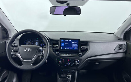 Hyundai Solaris II рестайлинг, 2021 год, 1 222 000 рублей, 11 фотография
