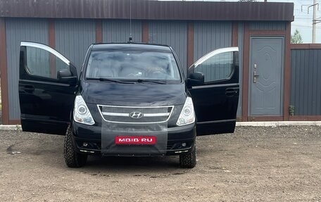 Hyundai Grand Starex Grand Starex I рестайлинг 2, 2010 год, 1 800 000 рублей, 1 фотография