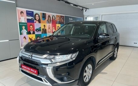 Mitsubishi Outlander III рестайлинг 3, 2018 год, 1 829 000 рублей, 1 фотография