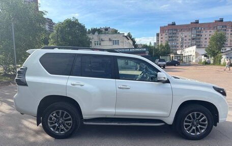 Toyota Land Cruiser Prado 150 рестайлинг 2, 2017 год, 3 900 000 рублей, 3 фотография