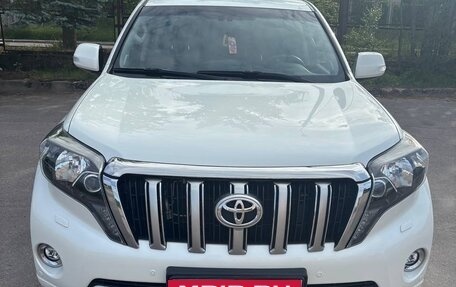 Toyota Land Cruiser Prado 150 рестайлинг 2, 2017 год, 3 900 000 рублей, 2 фотография