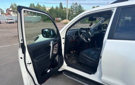 Toyota Land Cruiser Prado 150 рестайлинг 2, 2017 год, 3 900 000 рублей, 6 фотография