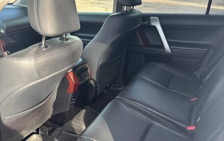 Toyota Land Cruiser Prado 150 рестайлинг 2, 2017 год, 3 900 000 рублей, 9 фотография