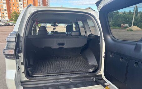 Toyota Land Cruiser Prado 150 рестайлинг 2, 2017 год, 3 900 000 рублей, 10 фотография