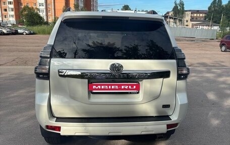 Toyota Land Cruiser Prado 150 рестайлинг 2, 2017 год, 3 900 000 рублей, 18 фотография