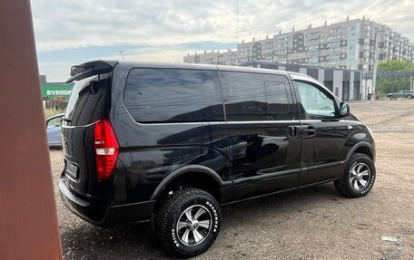 Hyundai Grand Starex Grand Starex I рестайлинг 2, 2010 год, 1 800 000 рублей, 3 фотография