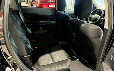 Mitsubishi Outlander III рестайлинг 3, 2018 год, 1 829 000 рублей, 19 фотография