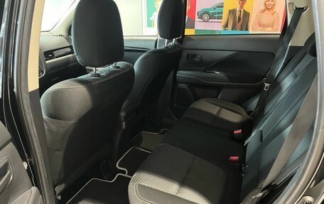 Mitsubishi Outlander III рестайлинг 3, 2018 год, 1 829 000 рублей, 18 фотография