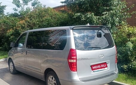Hyundai Grand Starex Grand Starex I рестайлинг 2, 2012 год, 2 100 000 рублей, 2 фотография