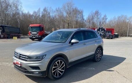 Volkswagen Tiguan II, 2018 год, 2 500 000 рублей, 3 фотография