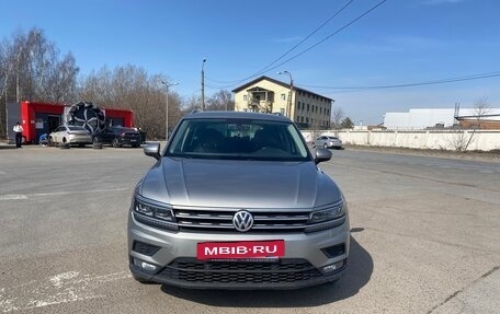 Volkswagen Tiguan II, 2018 год, 2 500 000 рублей, 4 фотография