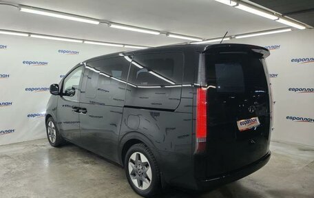 Hyundai Staria, 2022 год, 4 200 000 рублей, 4 фотография
