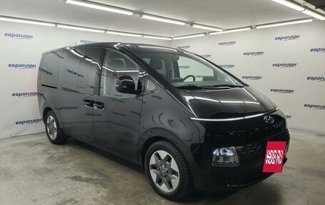Hyundai Staria, 2022 год, 4 200 000 рублей, 2 фотография