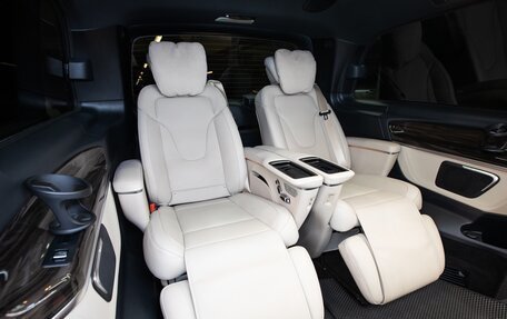Mercedes-Benz V-Класс, 2023 год, 9 790 000 рублей, 22 фотография