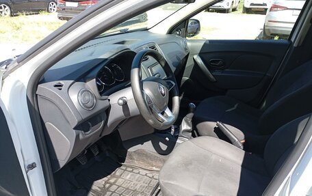 Renault Logan II, 2019 год, 644 000 рублей, 9 фотография