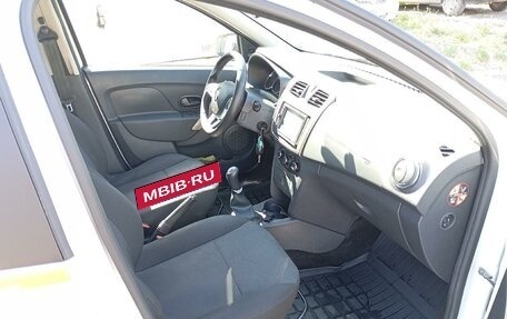 Renault Logan II, 2019 год, 644 000 рублей, 14 фотография