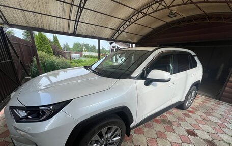 Toyota RAV4, 2020 год, 3 070 000 рублей, 4 фотография