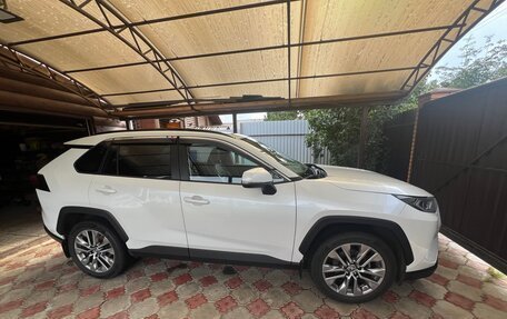 Toyota RAV4, 2020 год, 3 070 000 рублей, 8 фотография