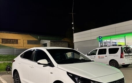 Hyundai Solaris II рестайлинг, 2020 год, 1 100 000 рублей, 3 фотография