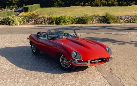 Jaguar E-type Series 3, 1963 год, 17 800 000 рублей, 1 фотография