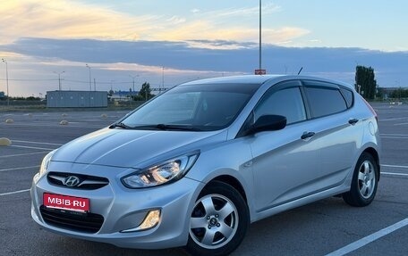 Hyundai Solaris II рестайлинг, 2012 год, 630 000 рублей, 1 фотография