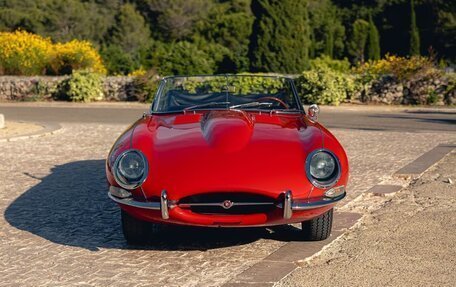 Jaguar E-type Series 3, 1963 год, 17 800 000 рублей, 2 фотография