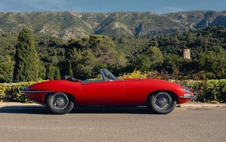 Jaguar E-type Series 3, 1963 год, 17 800 000 рублей, 6 фотография