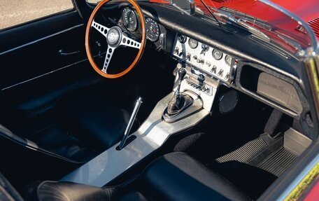 Jaguar E-type Series 3, 1963 год, 17 800 000 рублей, 12 фотография
